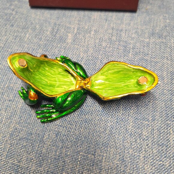 Taylor Avedon Collectible Frog Trinket Box - Picture 5 of 6